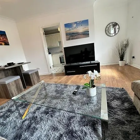 Stylish Waterfront Apartment